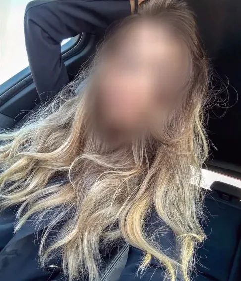 Lucia, 33