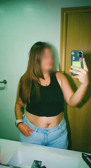 Melina, 28
