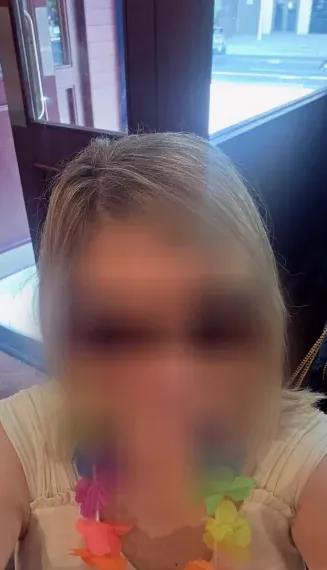 Neele, 38